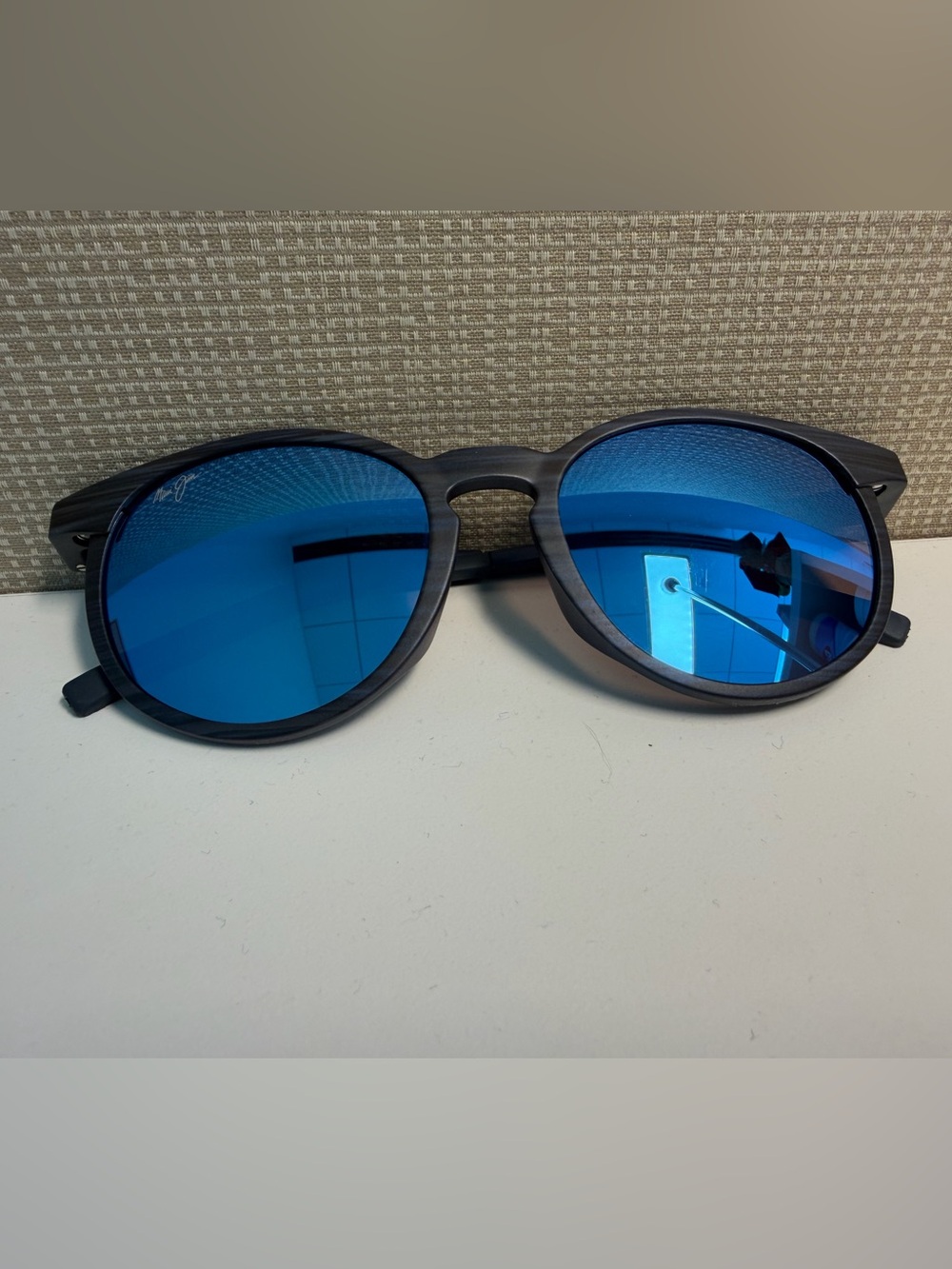 Maui Jim Kiawe MJ809-03S Blue Black Wood Grain Sunglasses 53-20-145 Italy